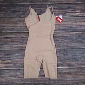 Spanx NEW NWT Medium Pink Open Front Mid Thigh Bodysuit